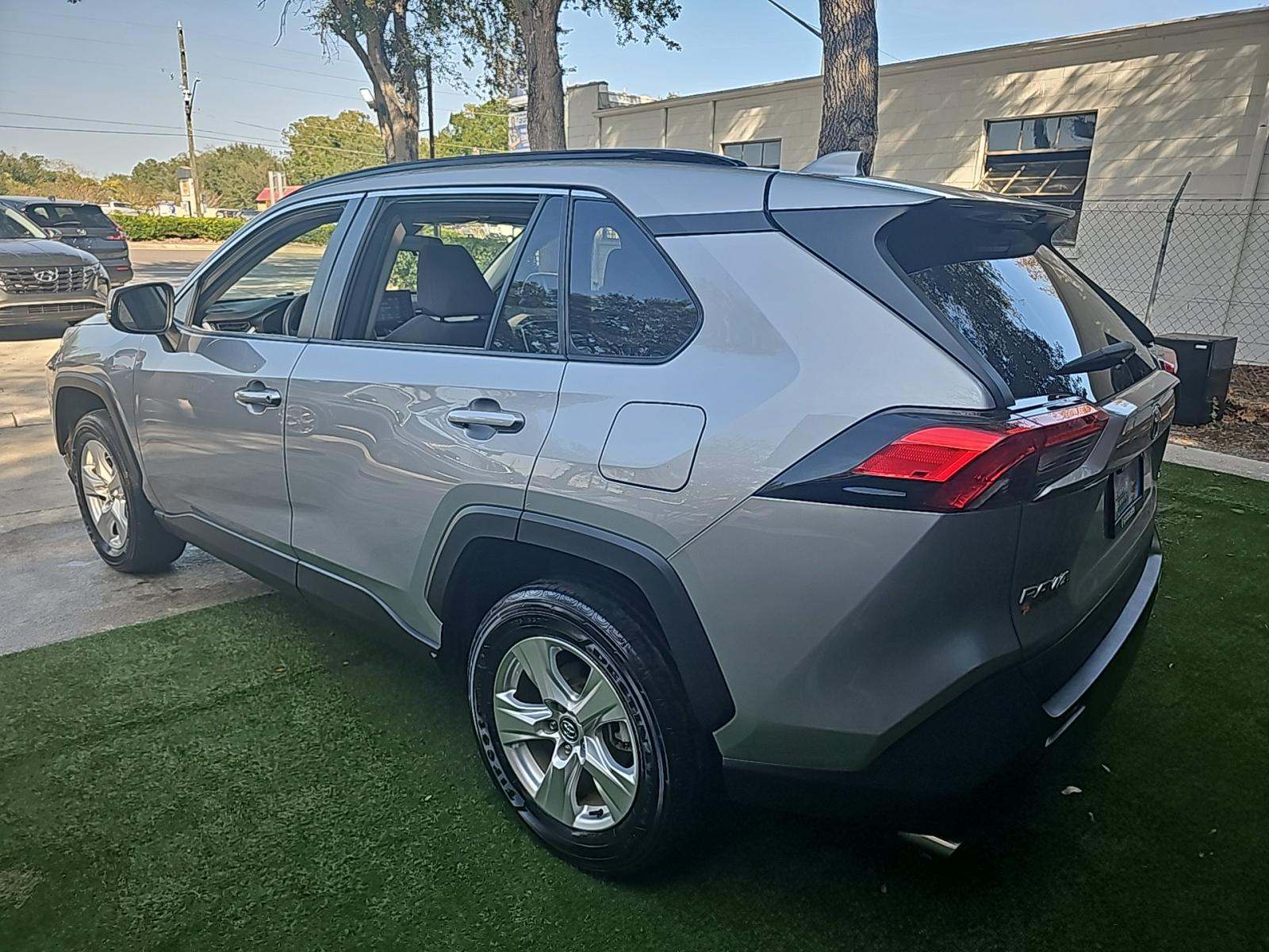 2021 Toyota RAV4 XLE FWD