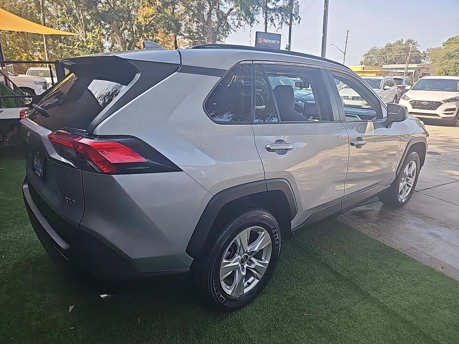 2021 Toyota RAV4 XLE FWD