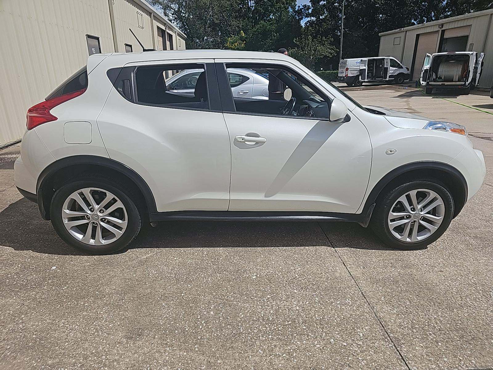 2013 Nissan JUKE SV FWD