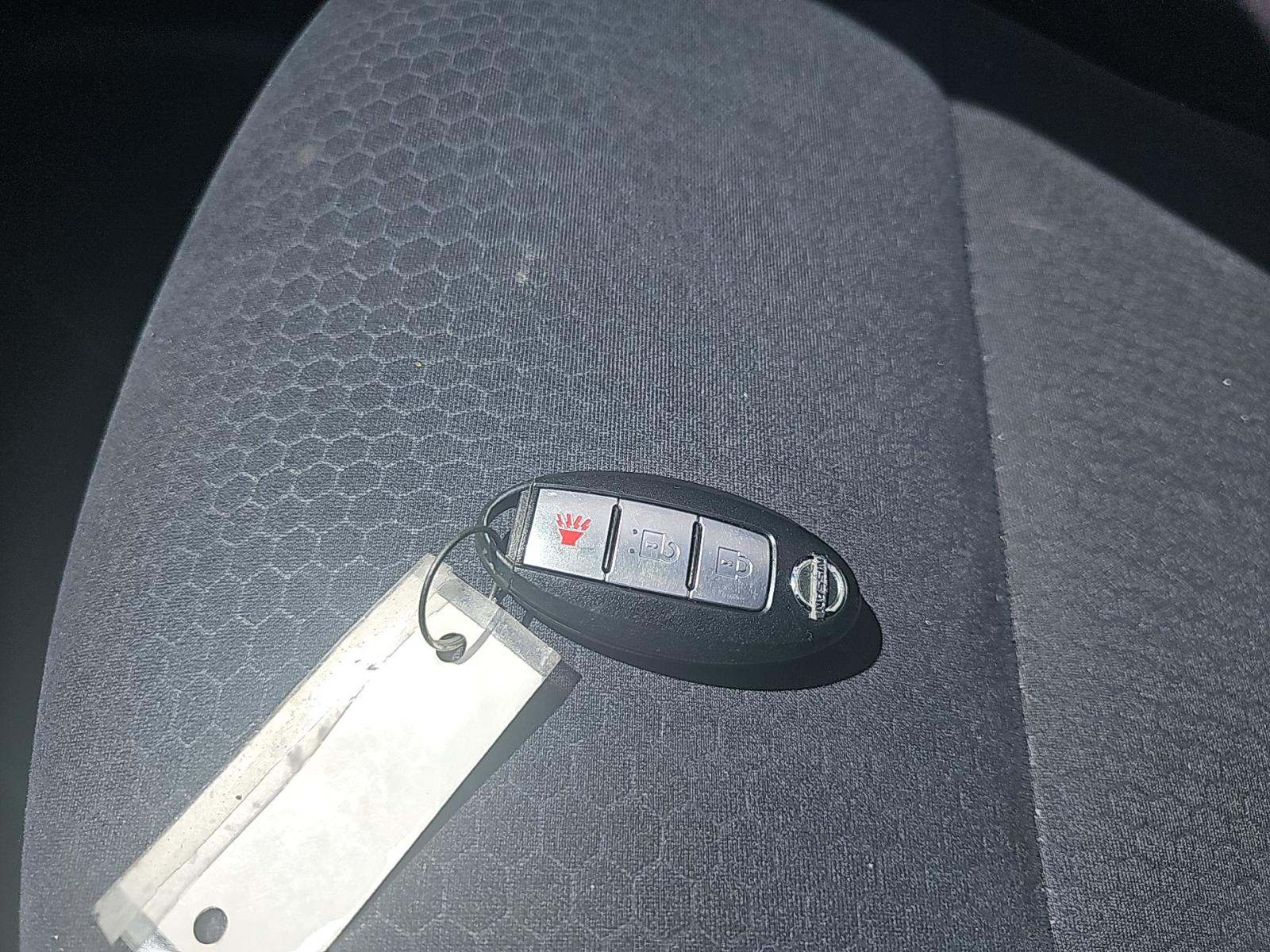 2013 Nissan JUKE SV FWD