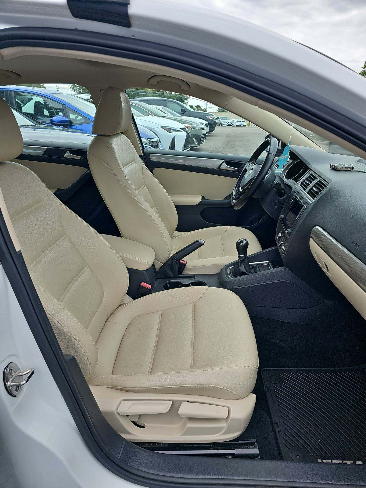 2017 Volkswagen Jetta 1.4T SE FWD