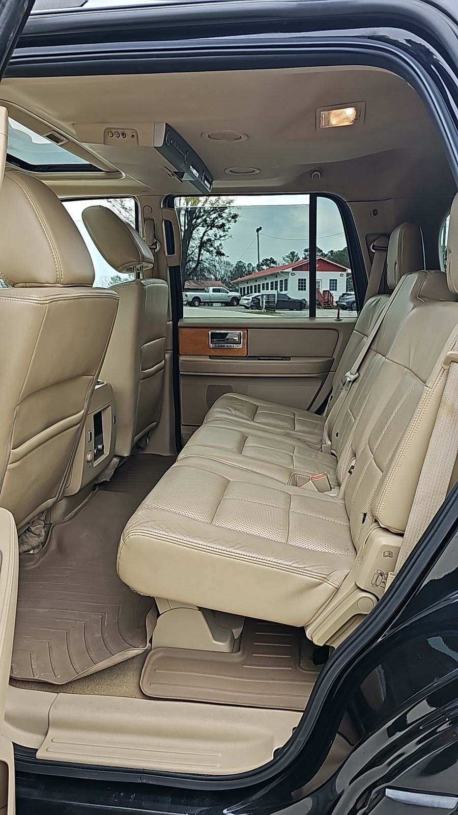 2010 Lincoln Navigator Base RWD