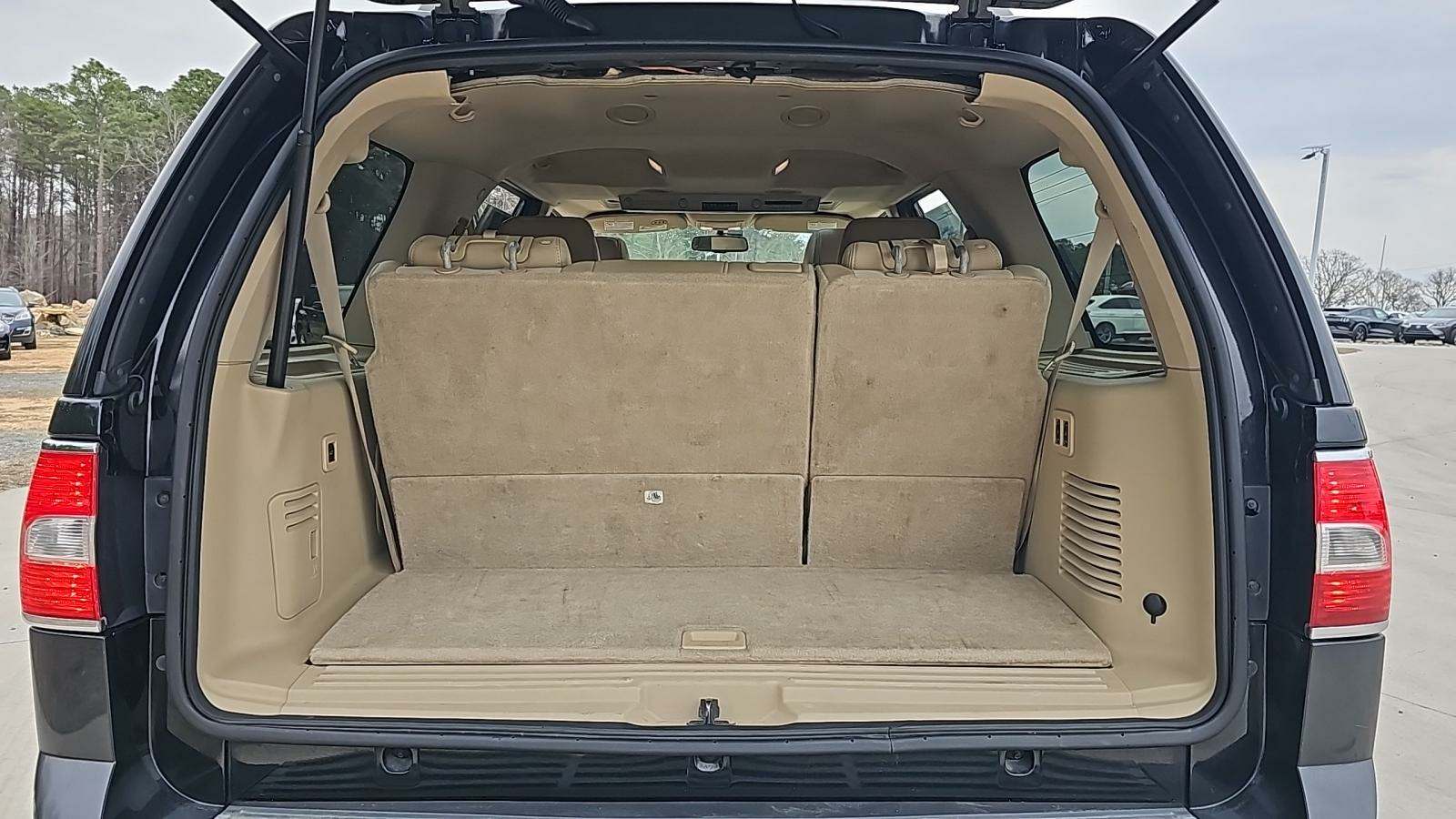 2010 Lincoln Navigator Base RWD