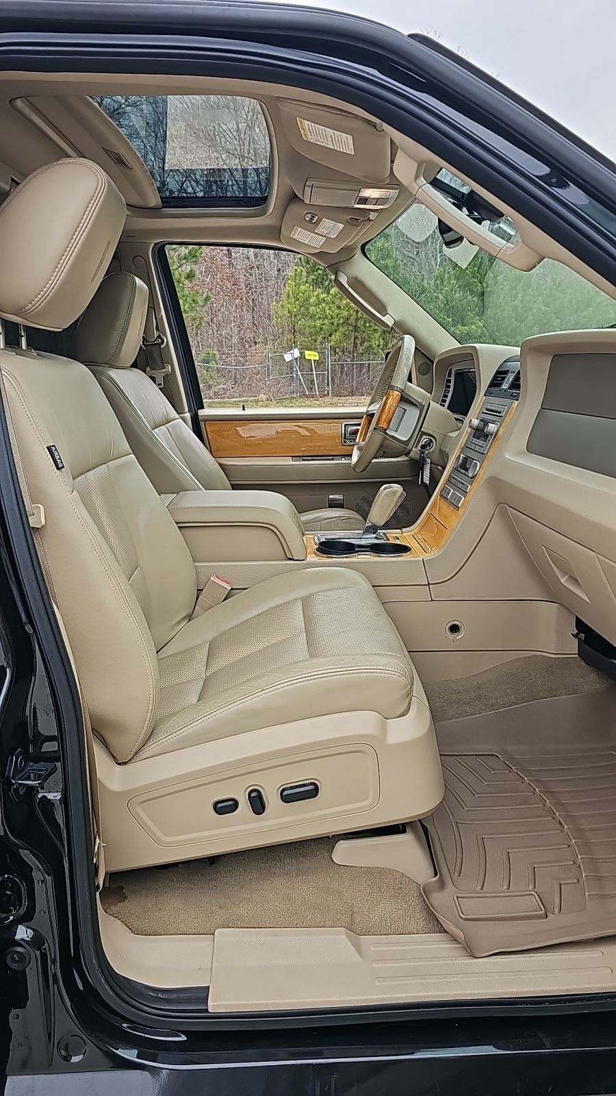 2010 Lincoln Navigator Base RWD
