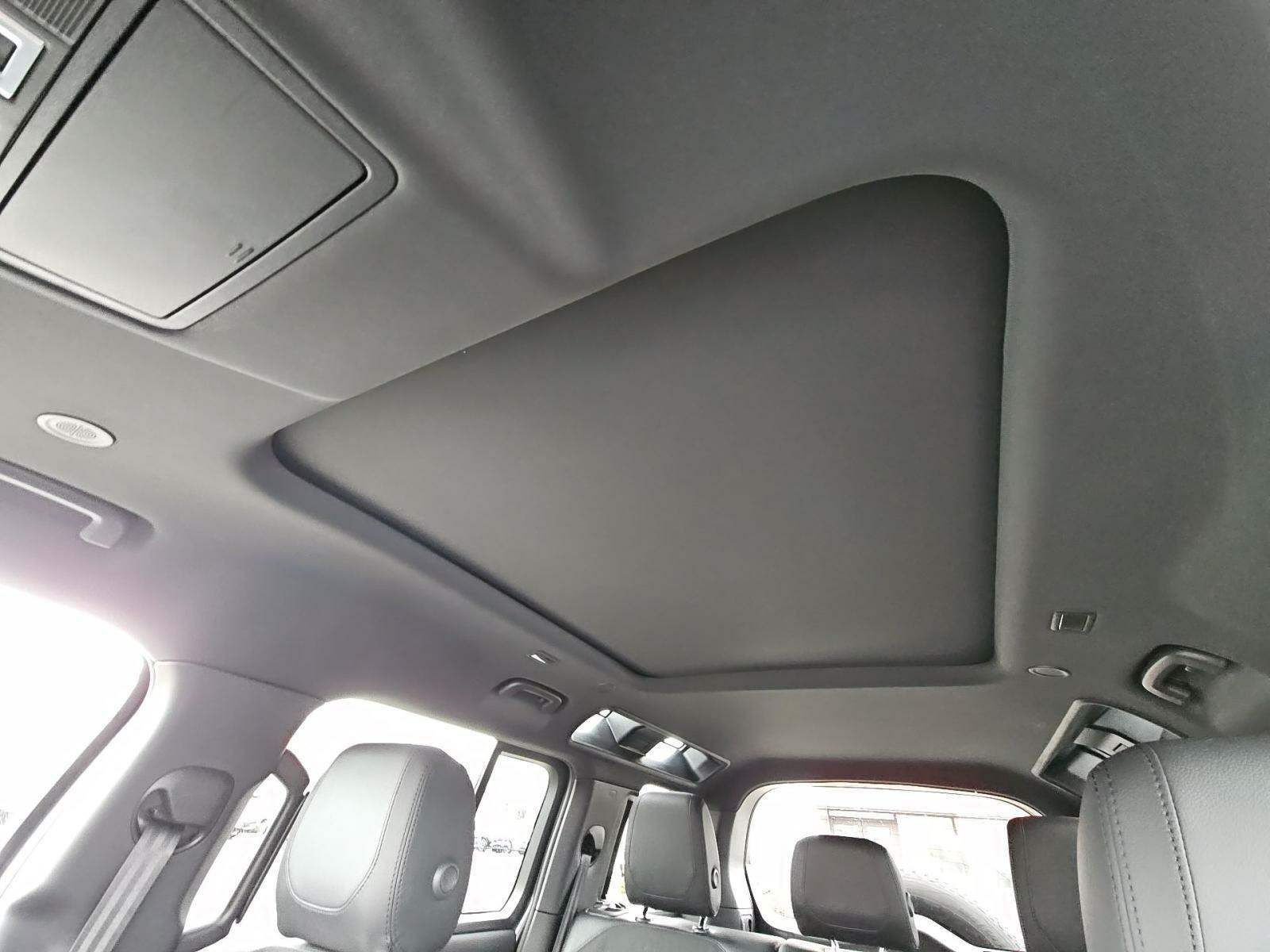 2021 Land Rover Defender 110 SE AWD