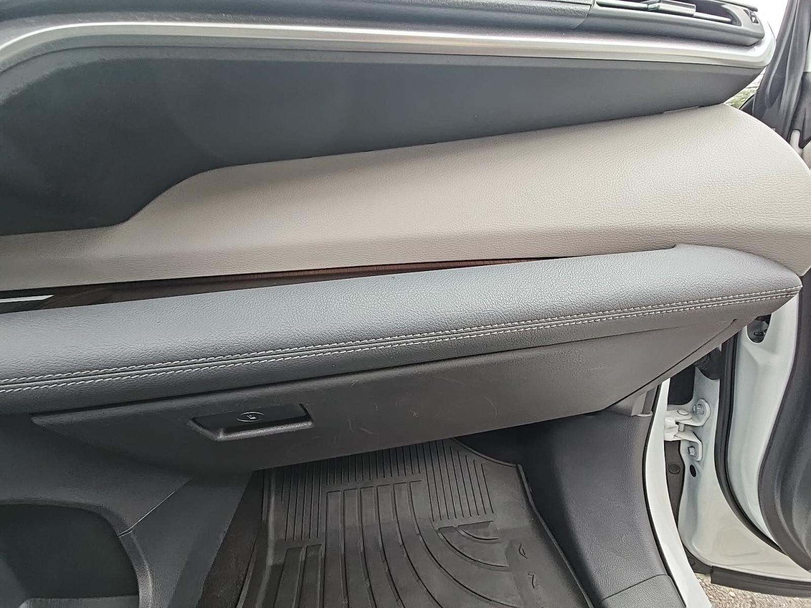 2022 Toyota Sienna LE FWD