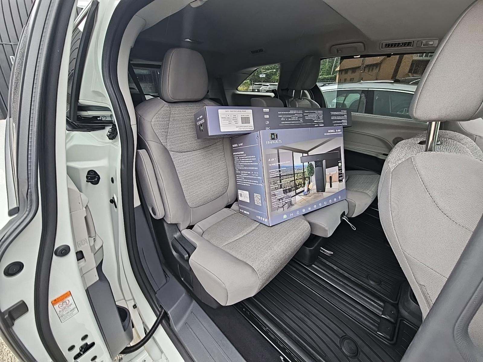 2022 Toyota Sienna LE FWD