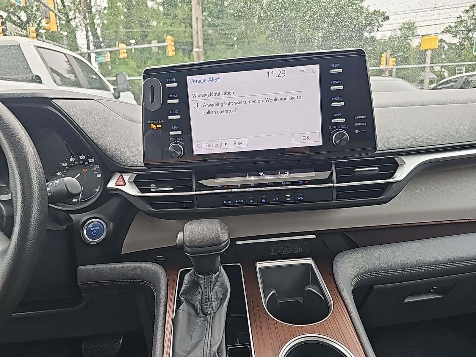 2022 Toyota Sienna LE FWD