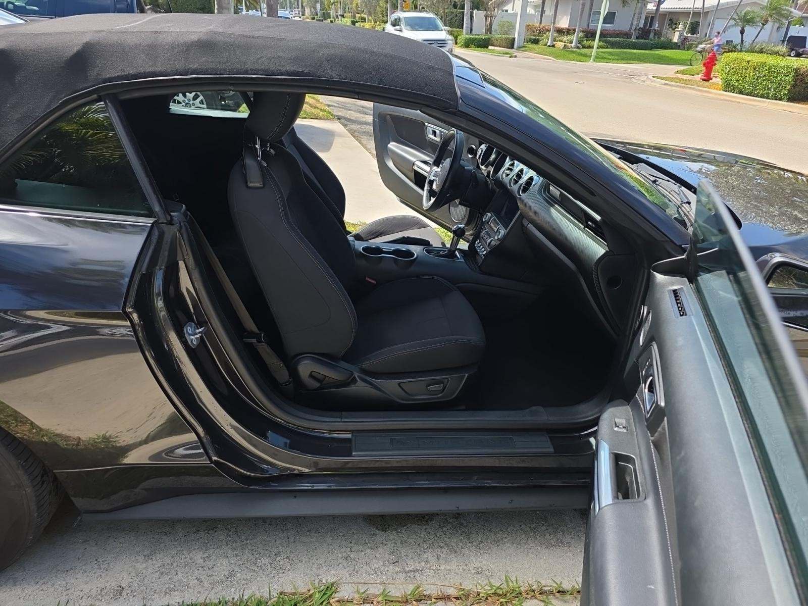 2023 Ford Mustang EcoBoost RWD