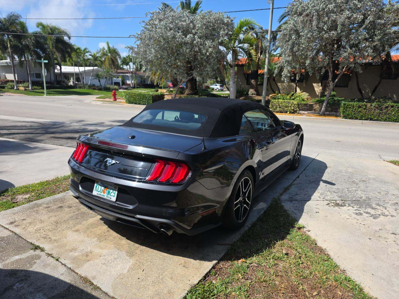 2023 Ford Mustang EcoBoost RWD