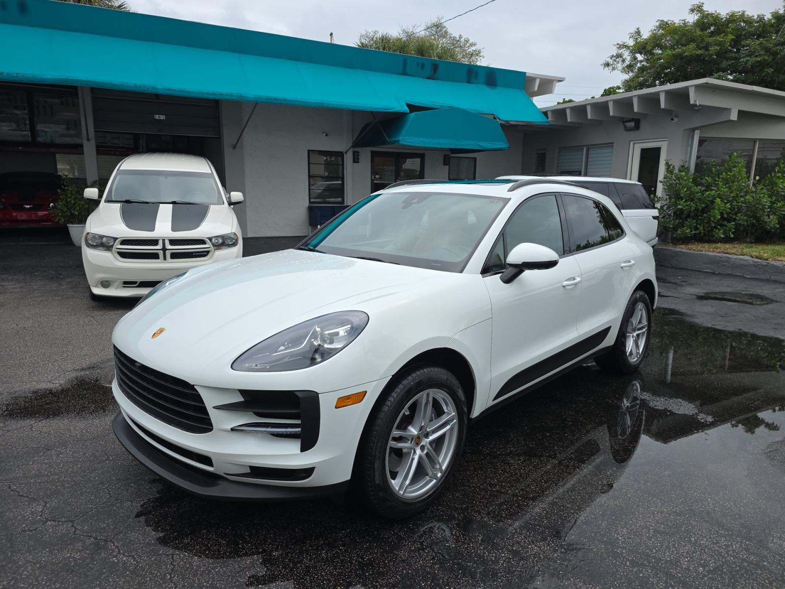 2021 Porsche Macan Base AWD