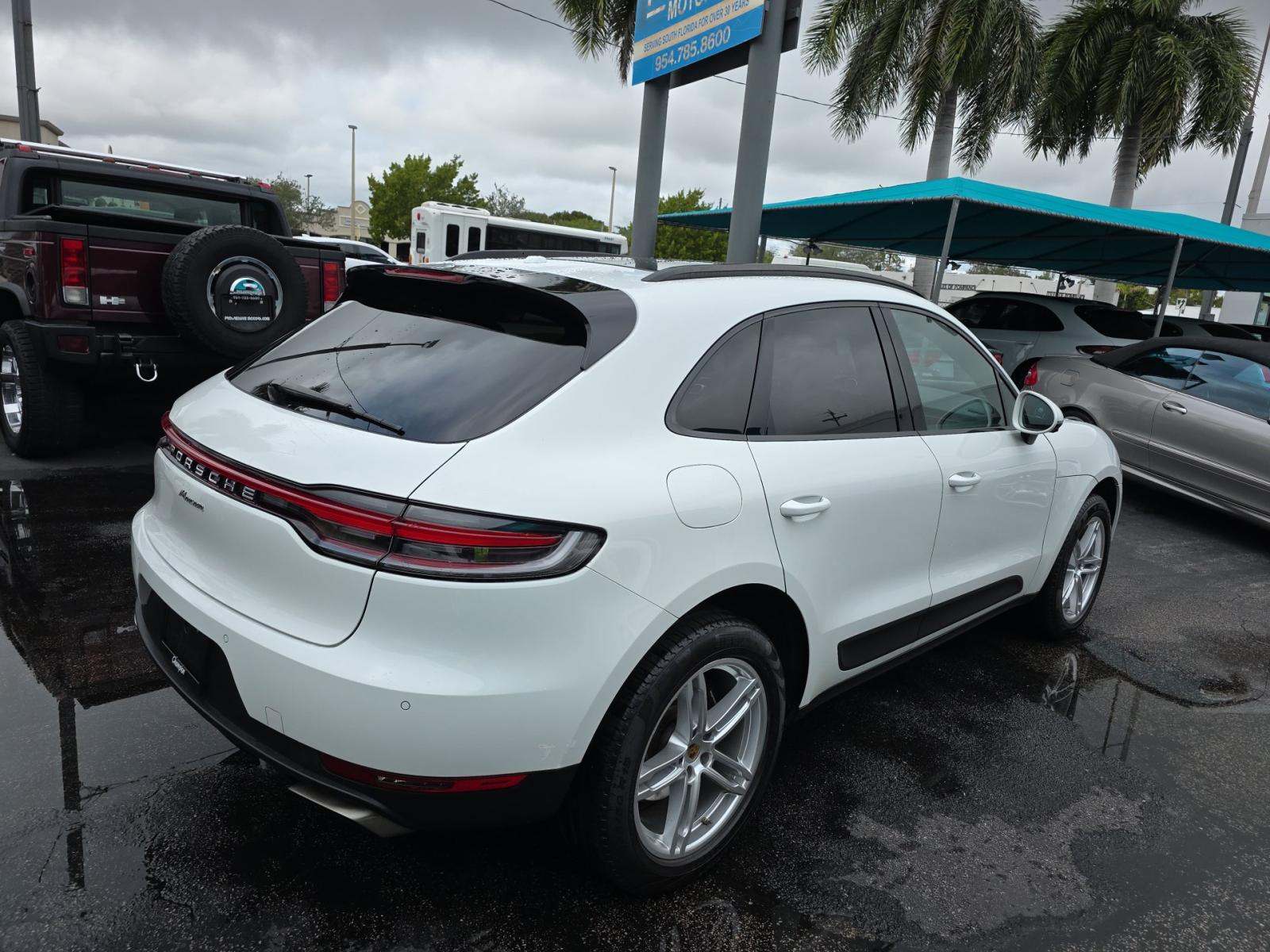 2021 Porsche Macan Base AWD