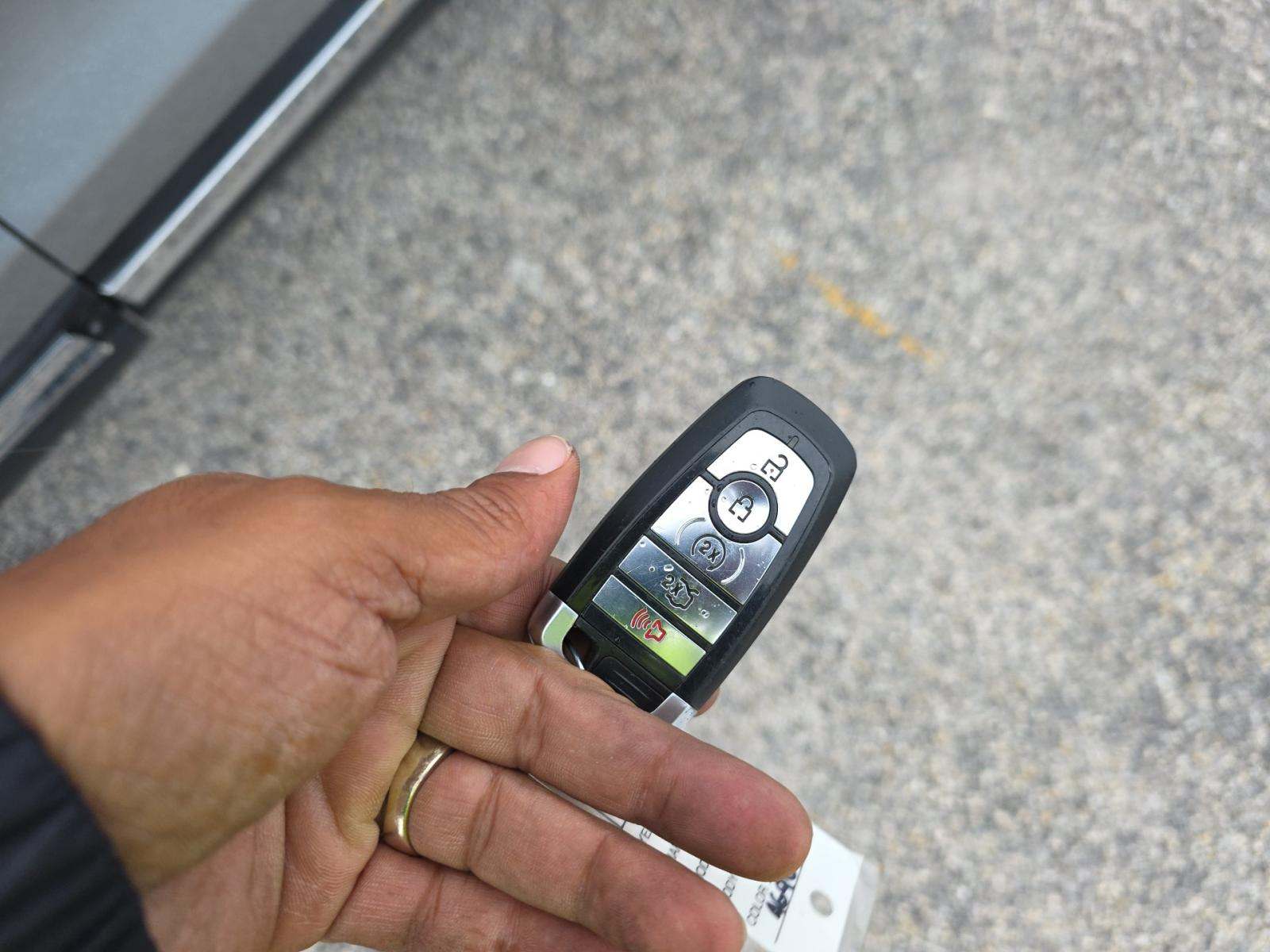 2023 Ford Explorer XLT RWD