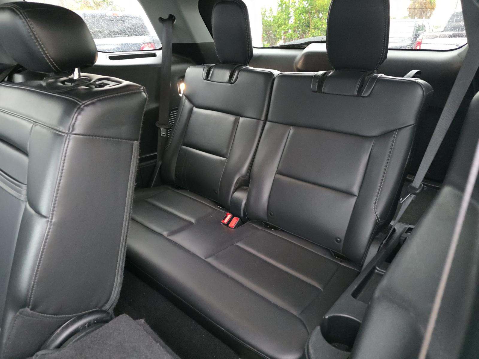 2023 Ford Explorer XLT RWD