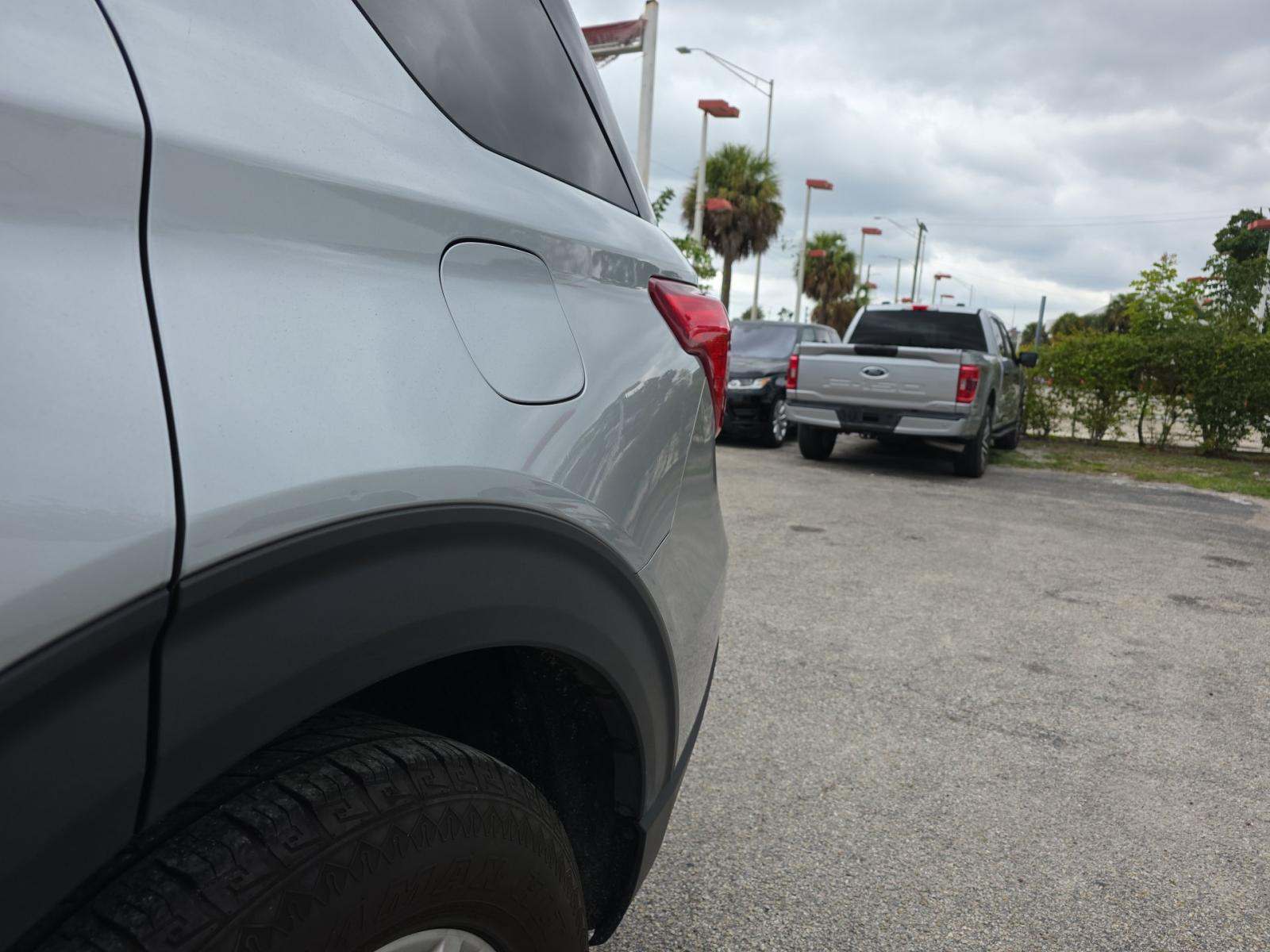 2023 Ford Explorer XLT RWD