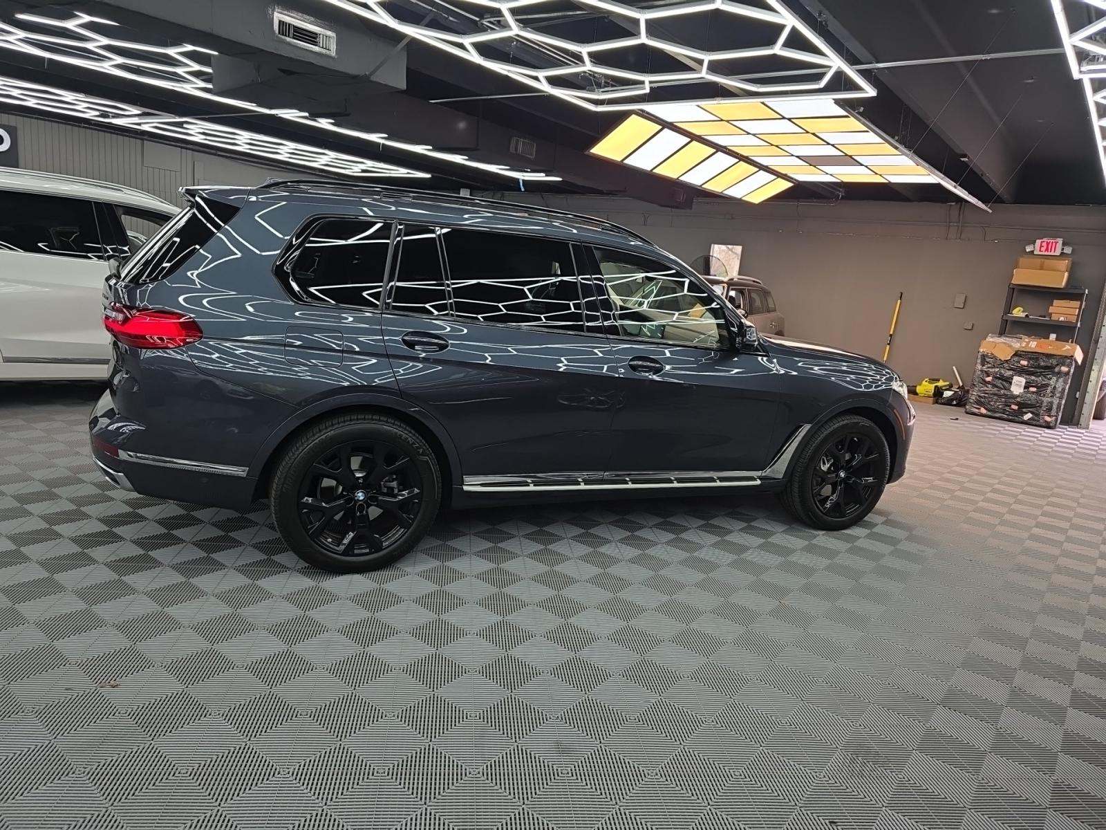 2022 BMW X7 xDrive40i AWD