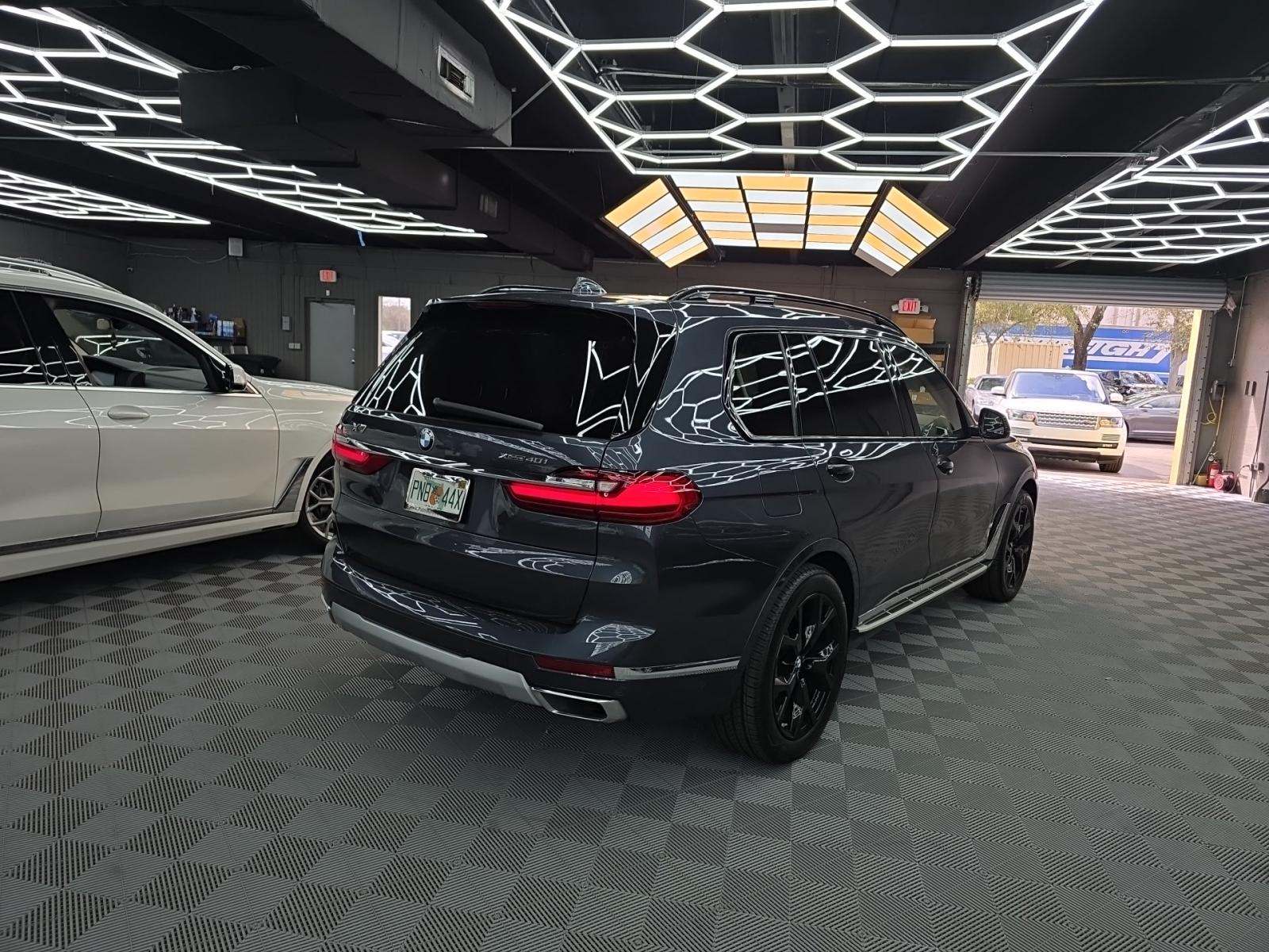 2022 BMW X7 xDrive40i AWD