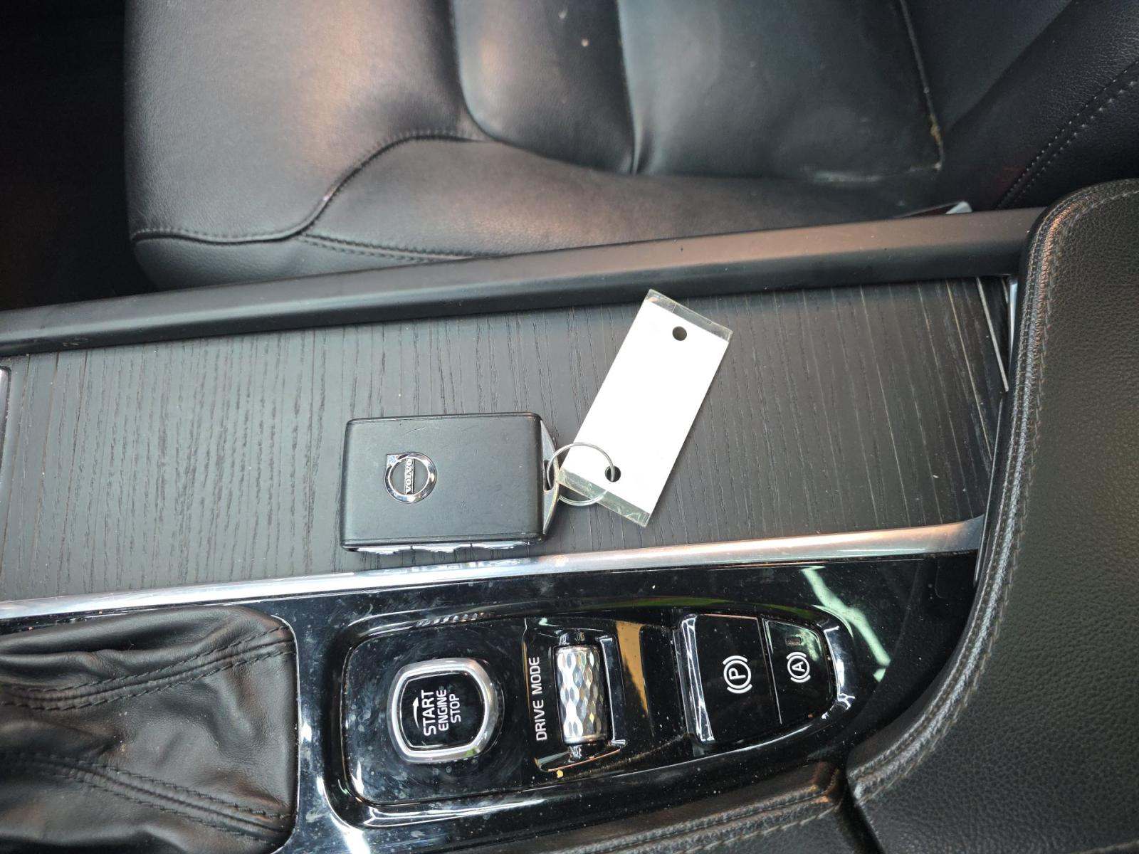 2020 Volvo XC90 T5 Momentum FWD