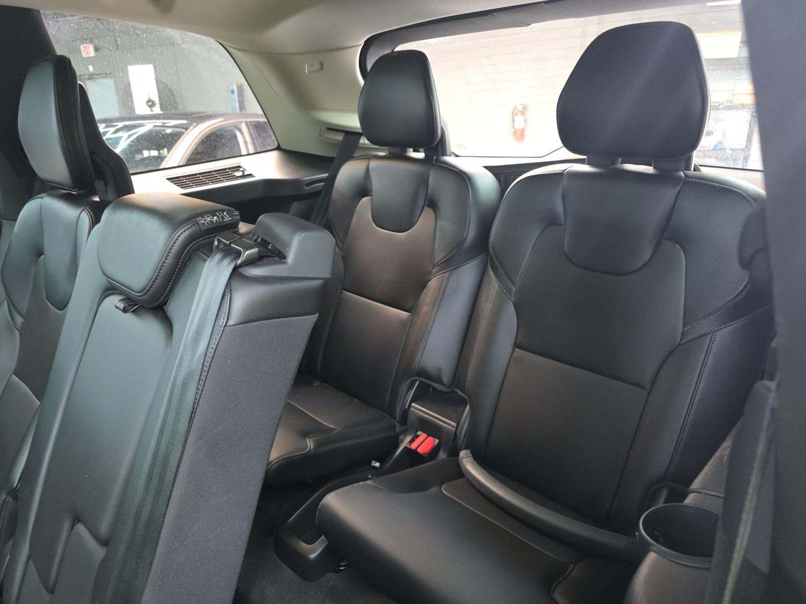 2020 Volvo XC90 T5 Momentum FWD