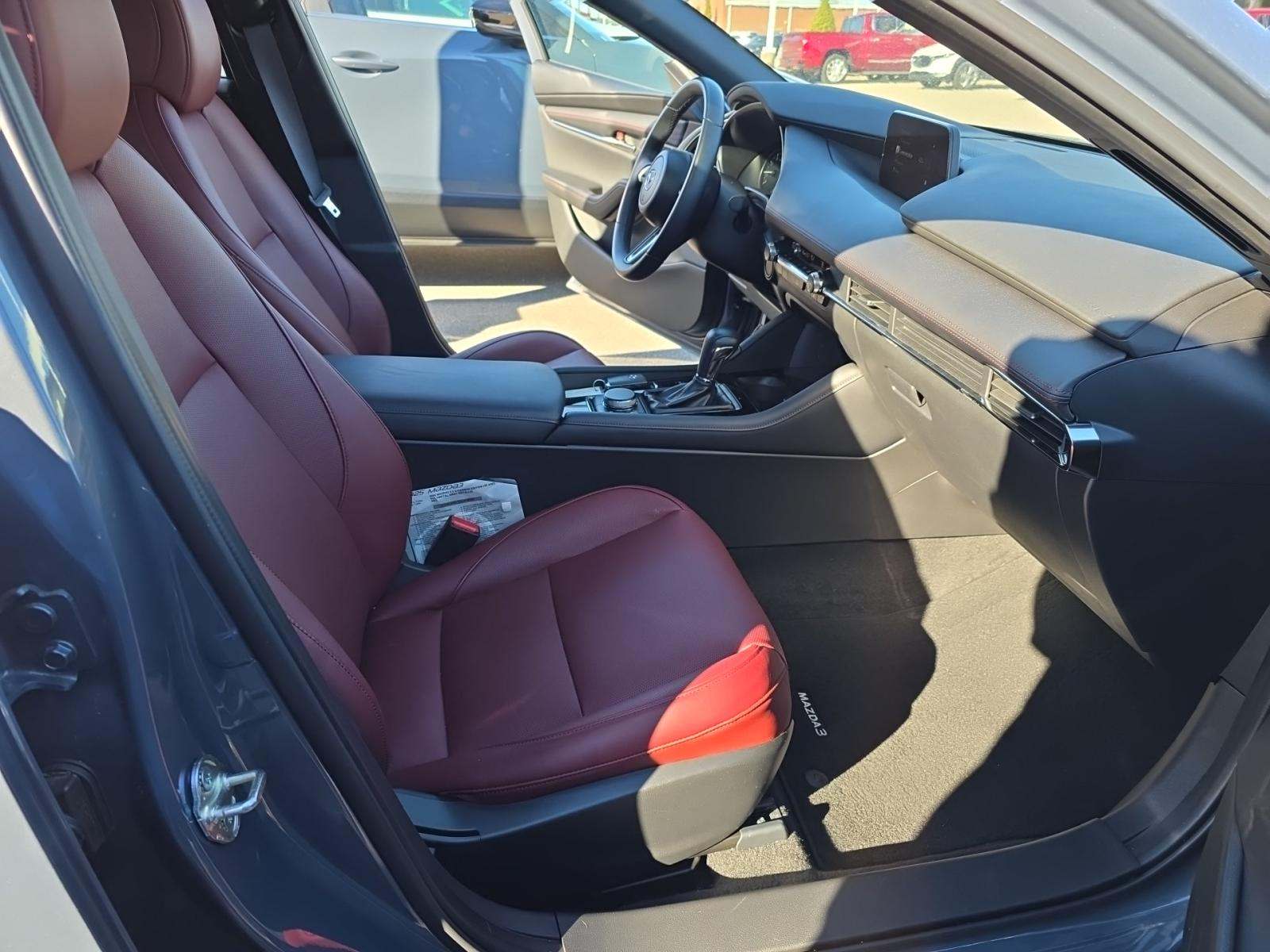 2025 MAZDA MAZDA3 2.5 S Carbon Edition AWD