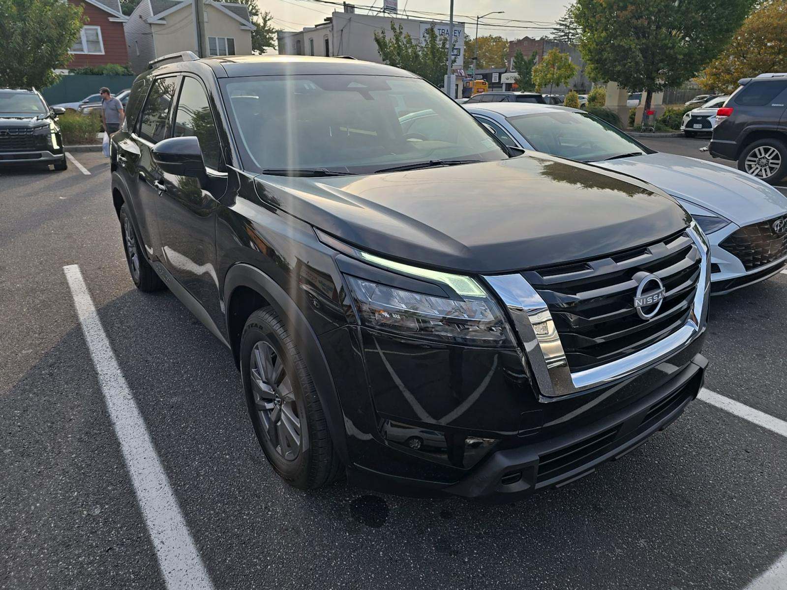 2025 Nissan Pathfinder SV AWD