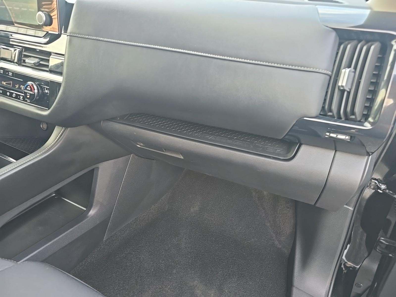 2025 Nissan Pathfinder SV AWD