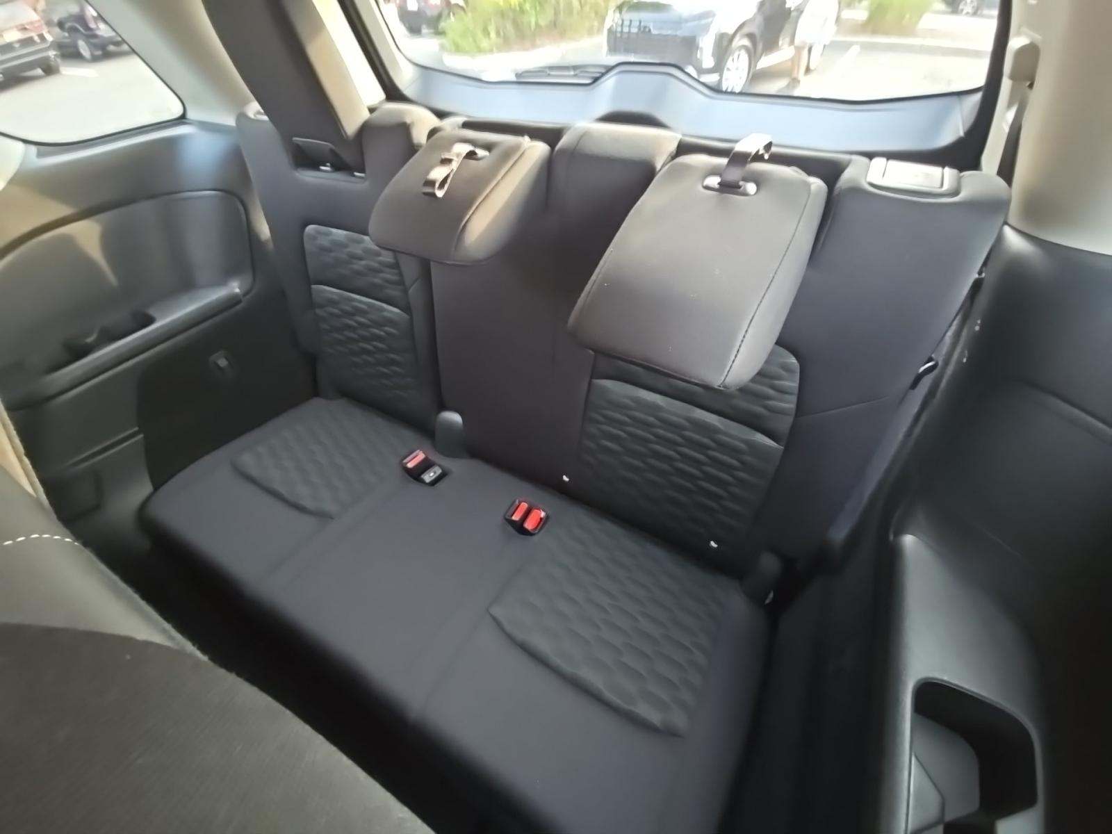 2025 Nissan Pathfinder SV AWD