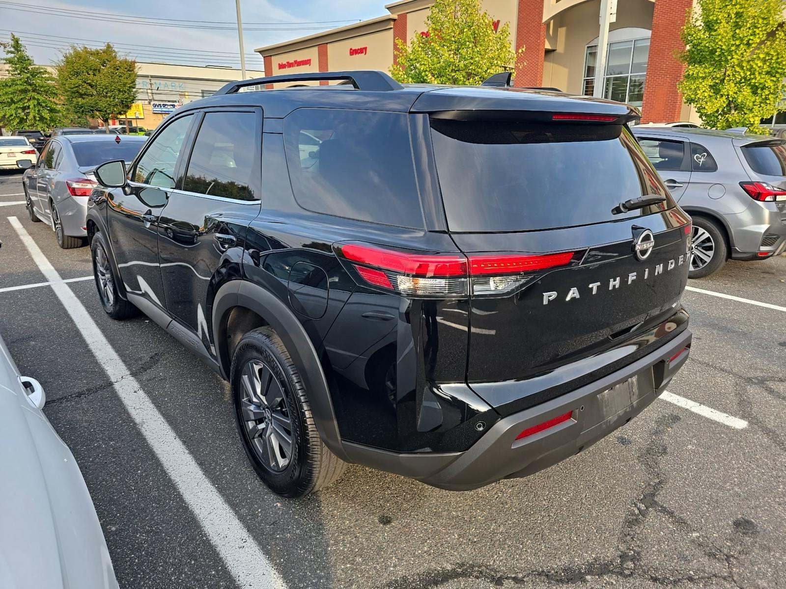 2025 Nissan Pathfinder SV AWD