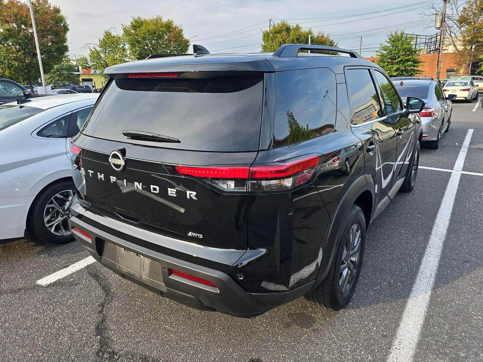2025 Nissan Pathfinder SV AWD