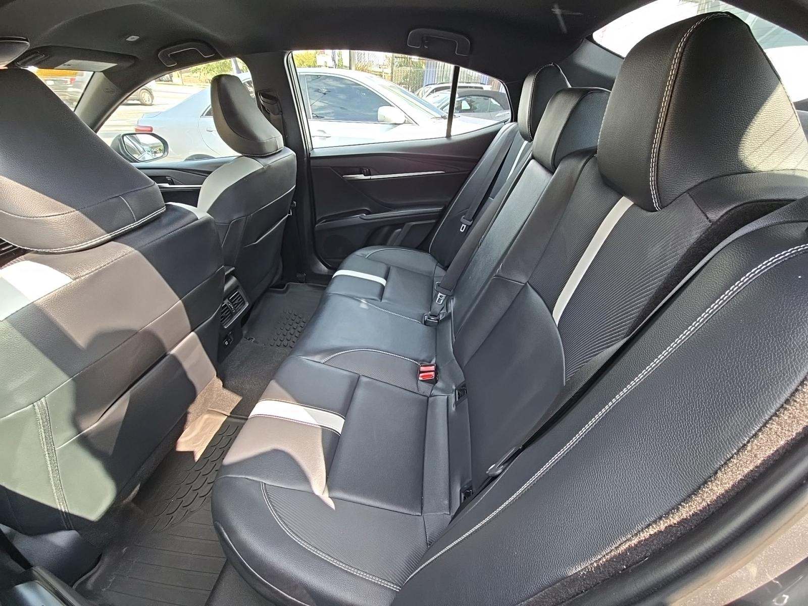 2025 Toyota Camry SE FWD