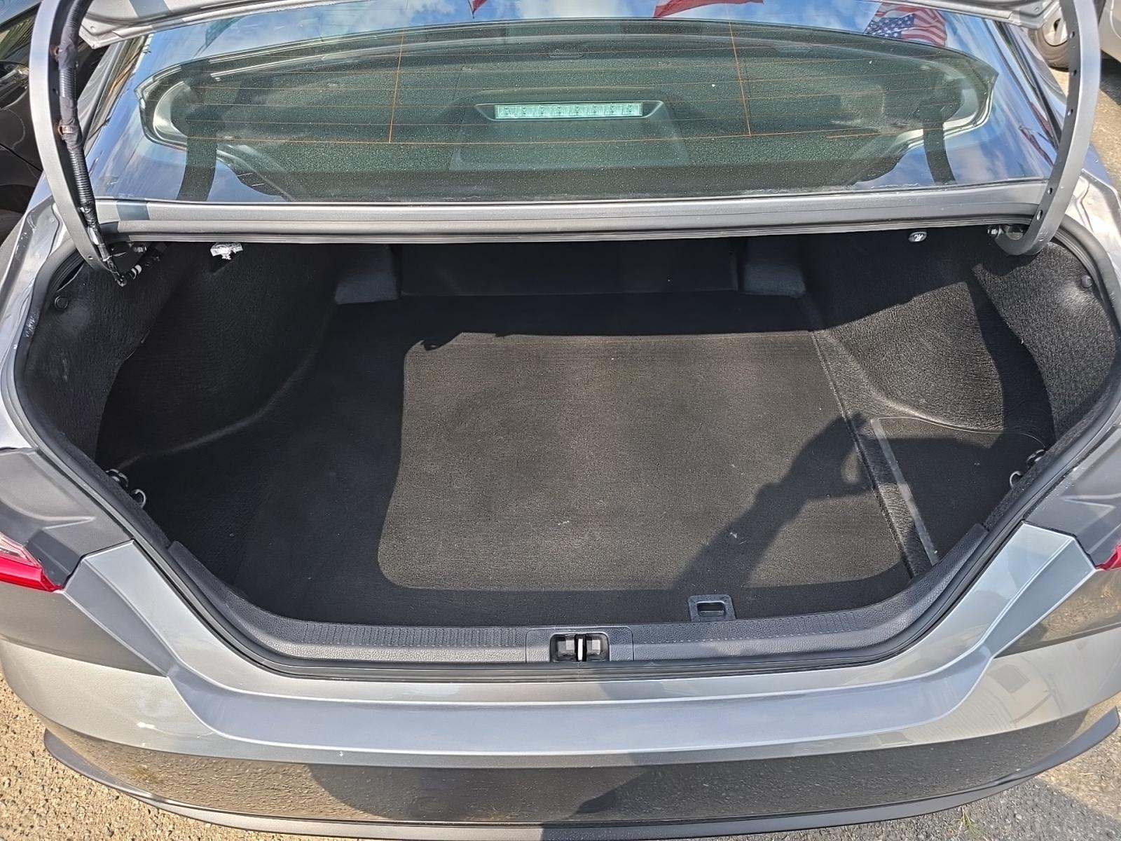 2025 Toyota Camry SE FWD