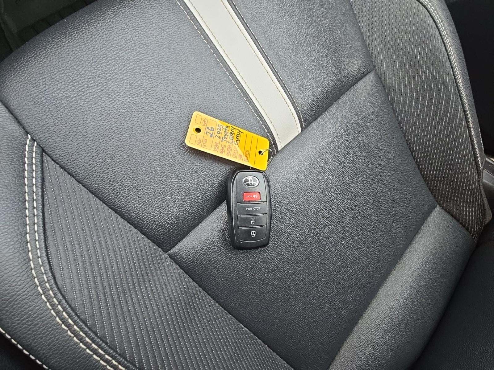 2025 Toyota Camry SE FWD