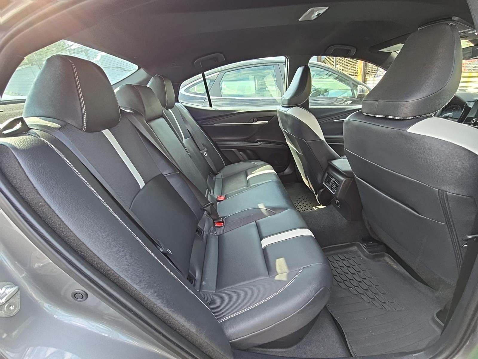 2025 Toyota Camry SE FWD