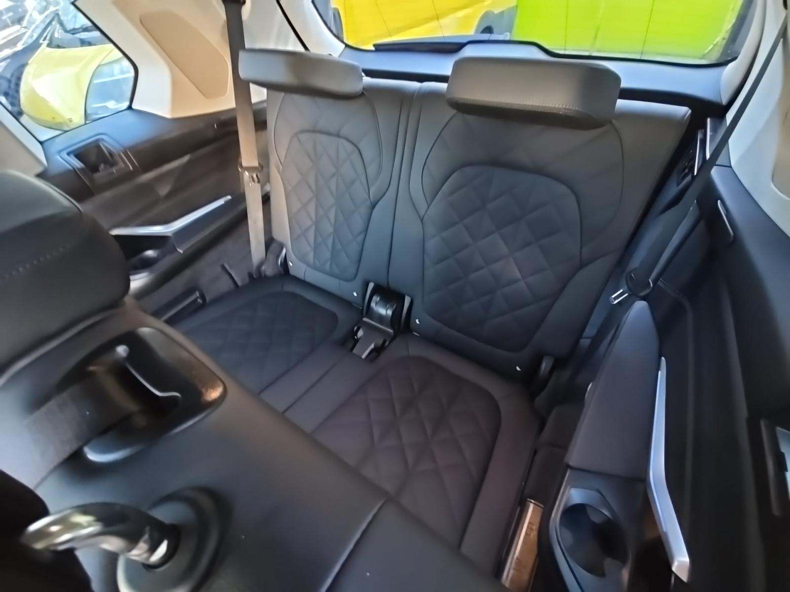 2025 BMW X7 xDrive40i AWD