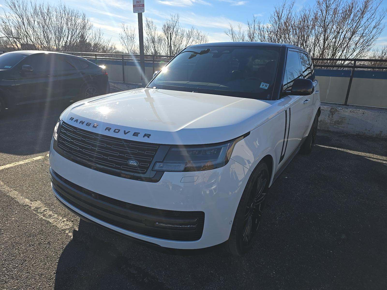 2025 Land Rover Range Rover SE AWD