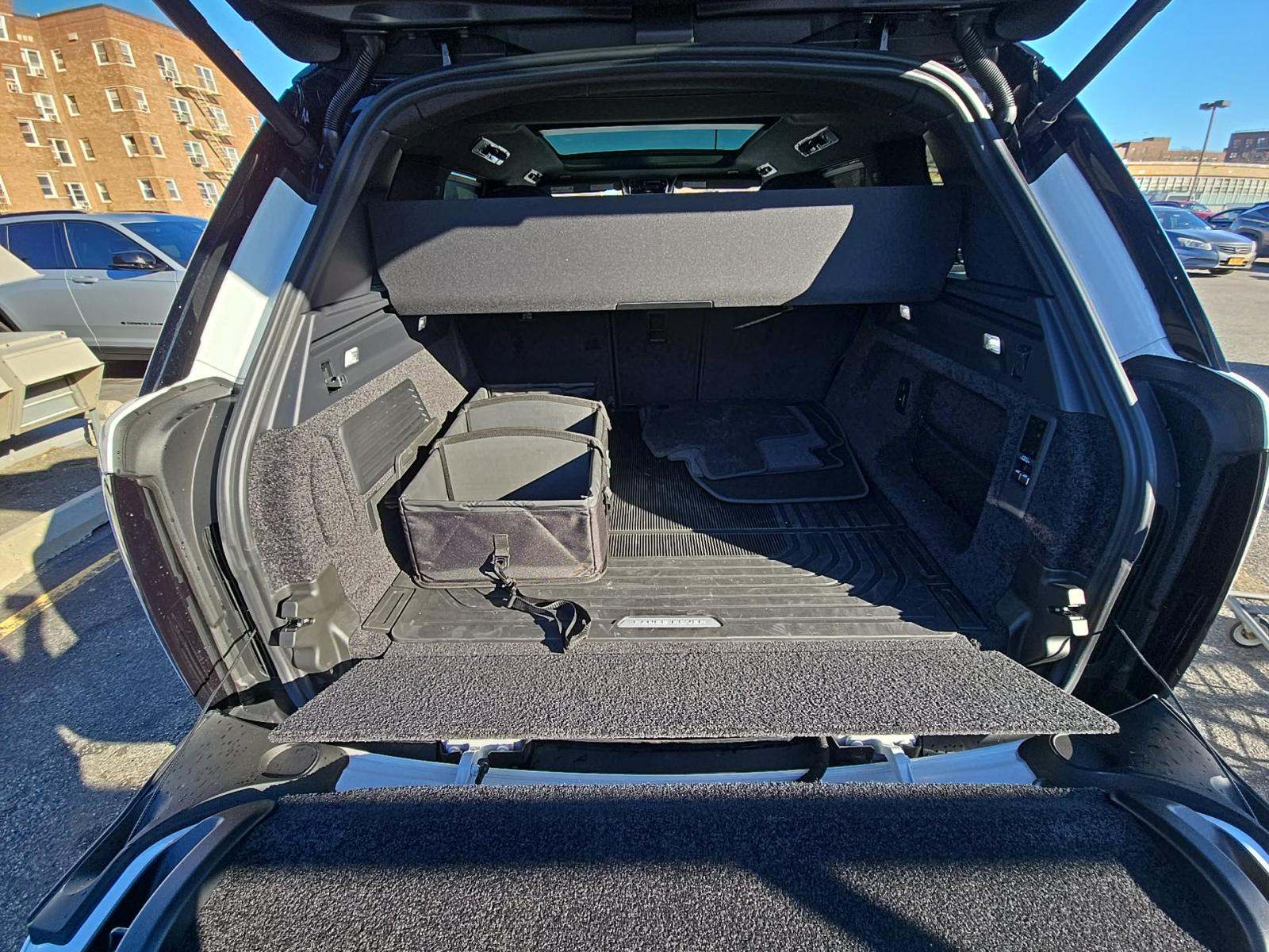 2025 Land Rover Range Rover SE AWD