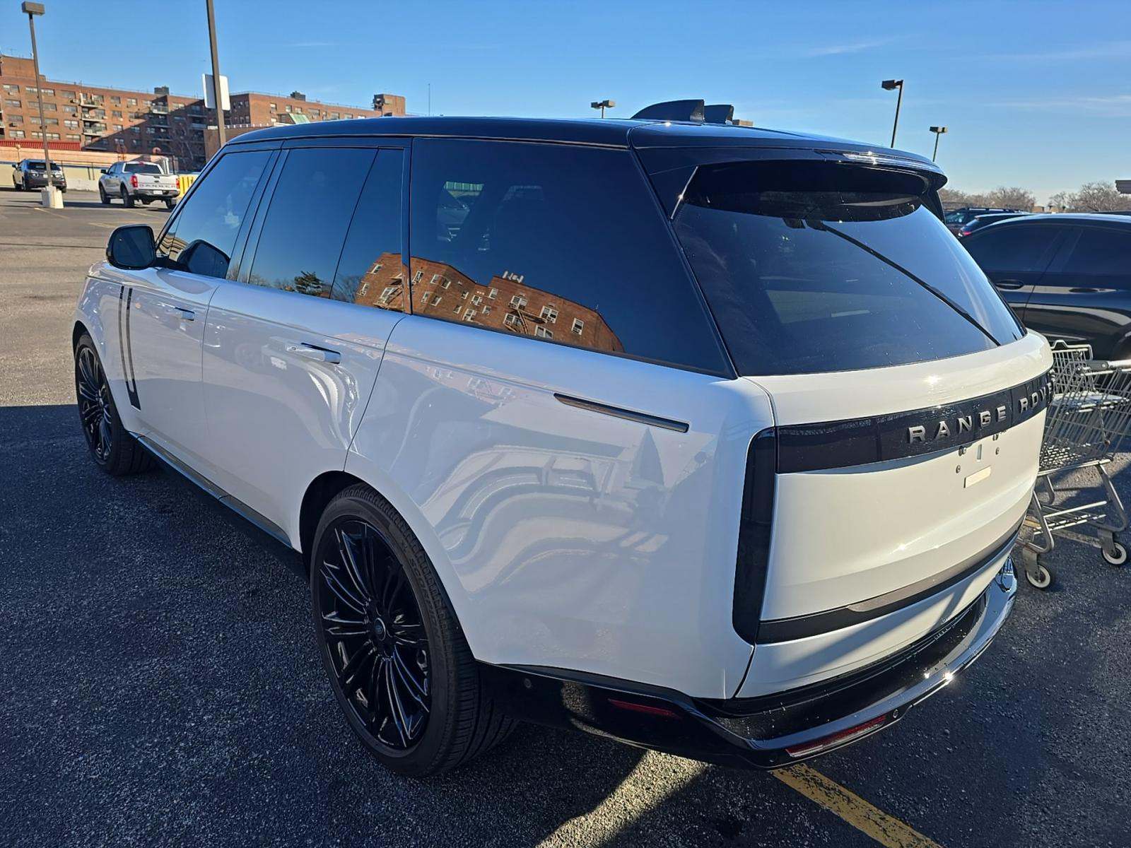 2025 Land Rover Range Rover SE AWD