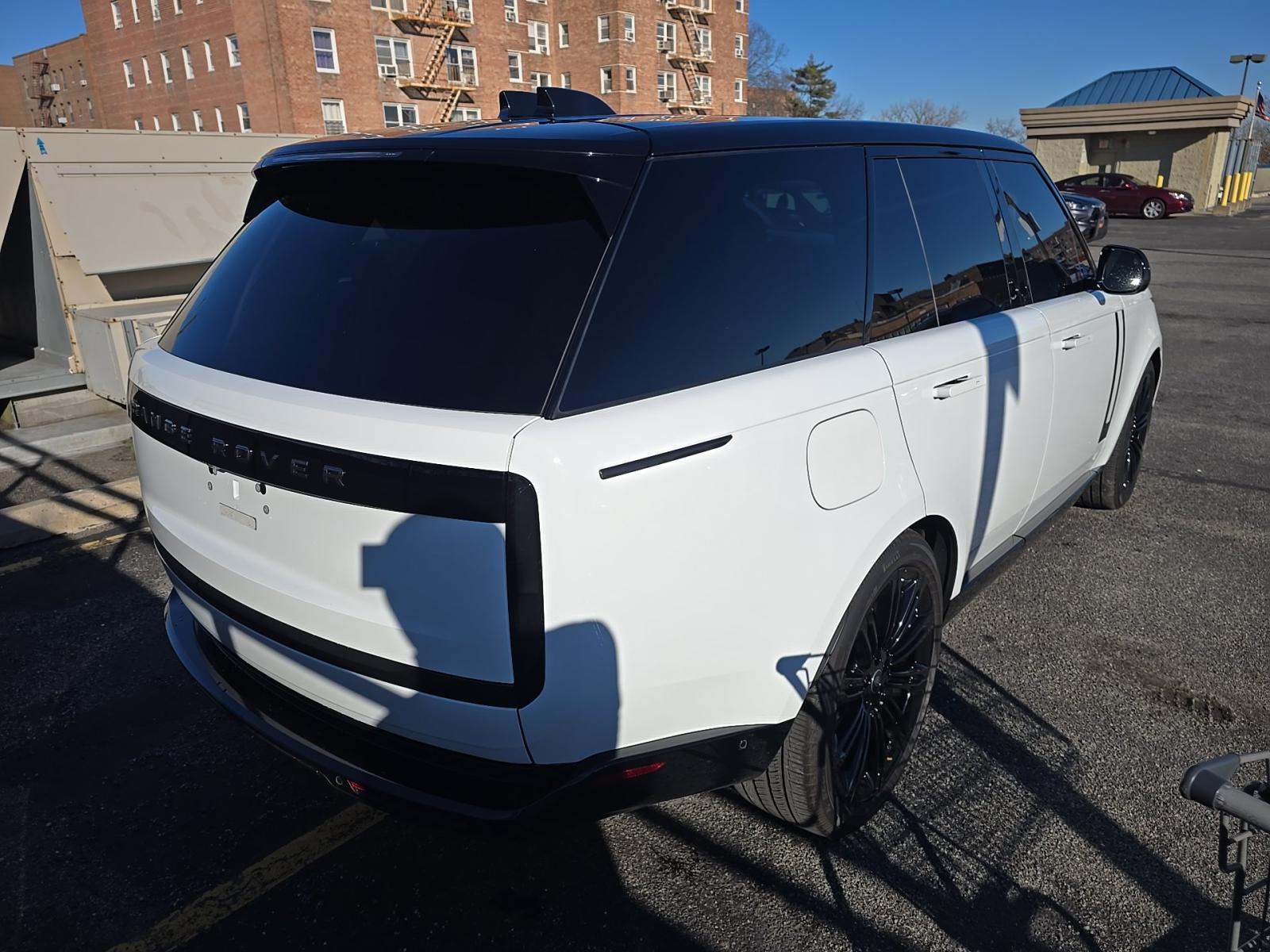 2025 Land Rover Range Rover SE AWD