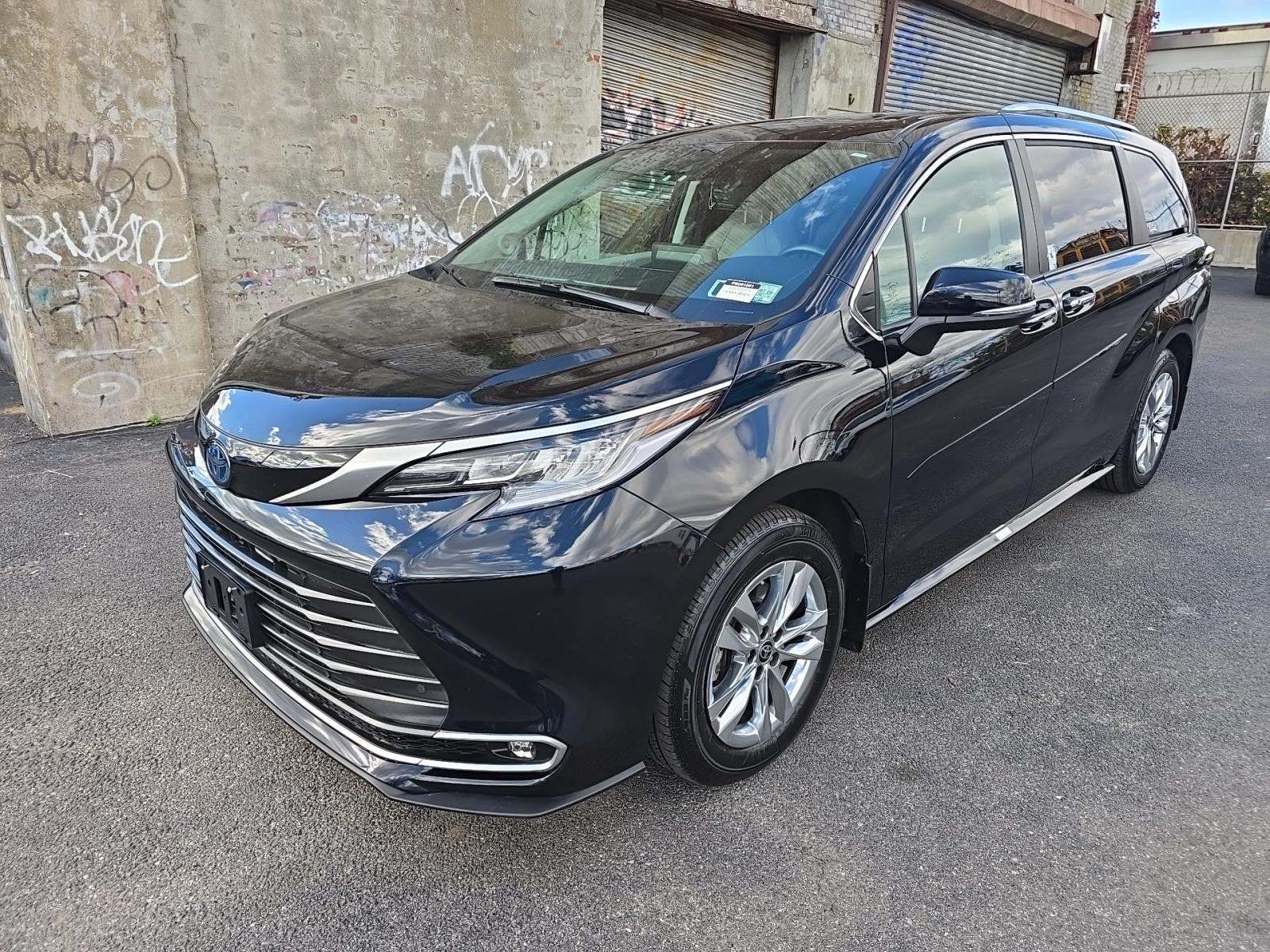 2023 Toyota Sienna Limited AWD