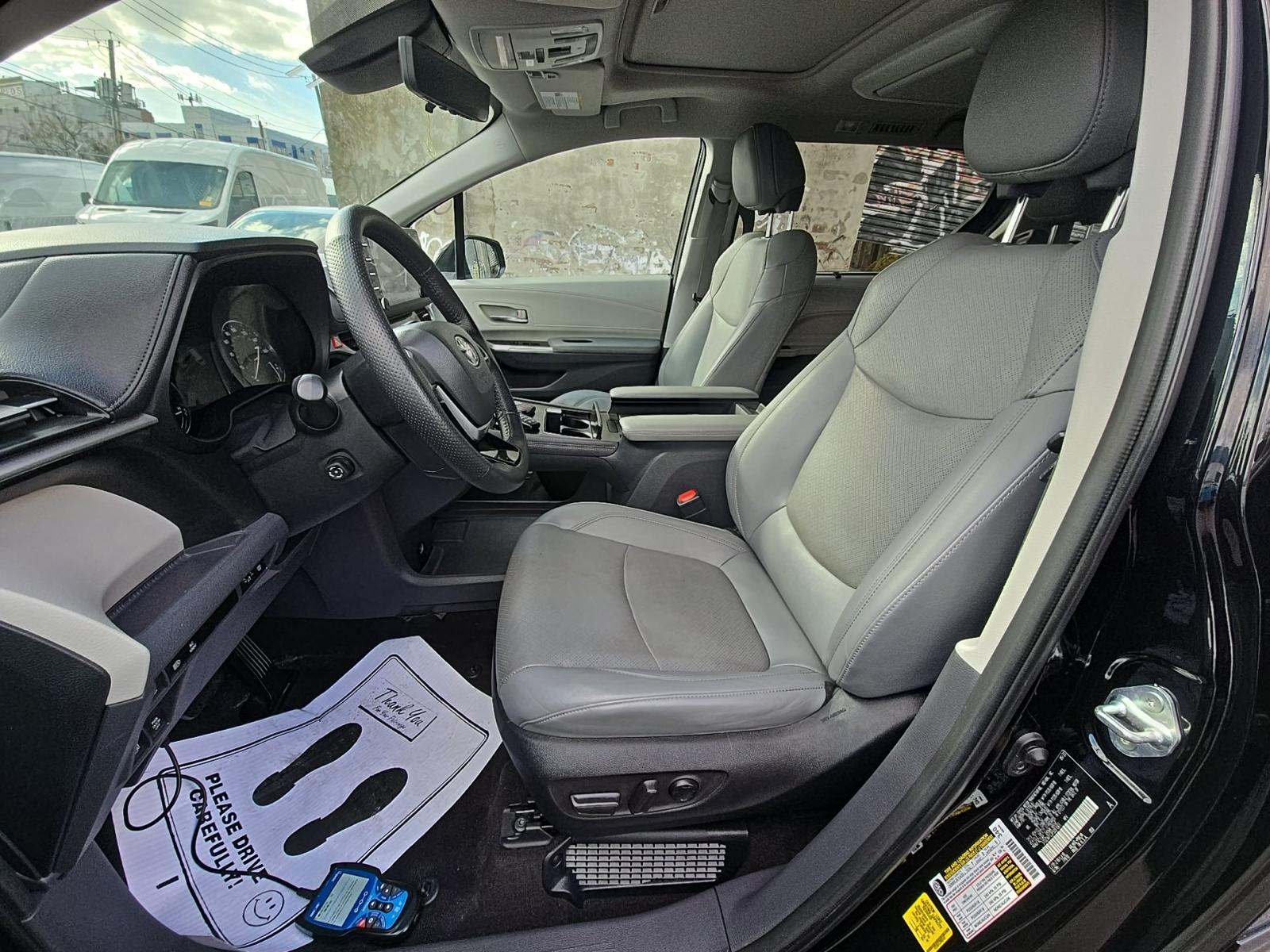 2023 Toyota Sienna Limited AWD