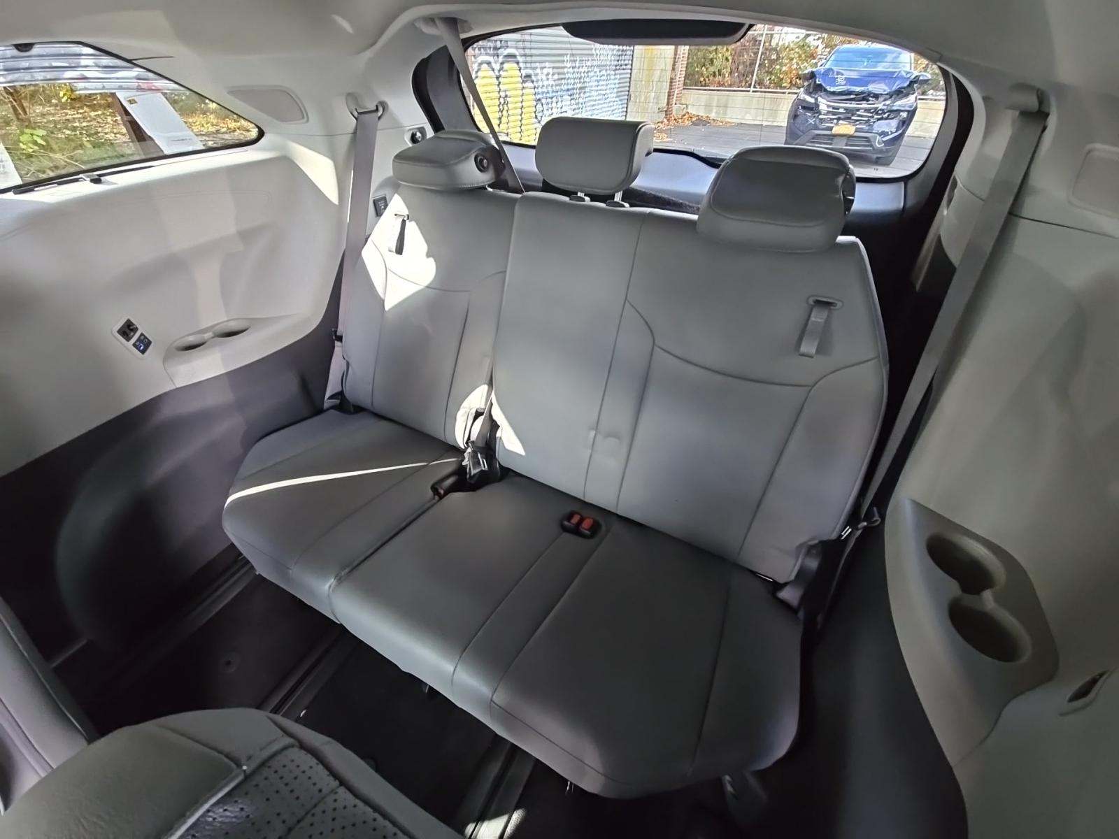 2023 Toyota Sienna Limited AWD