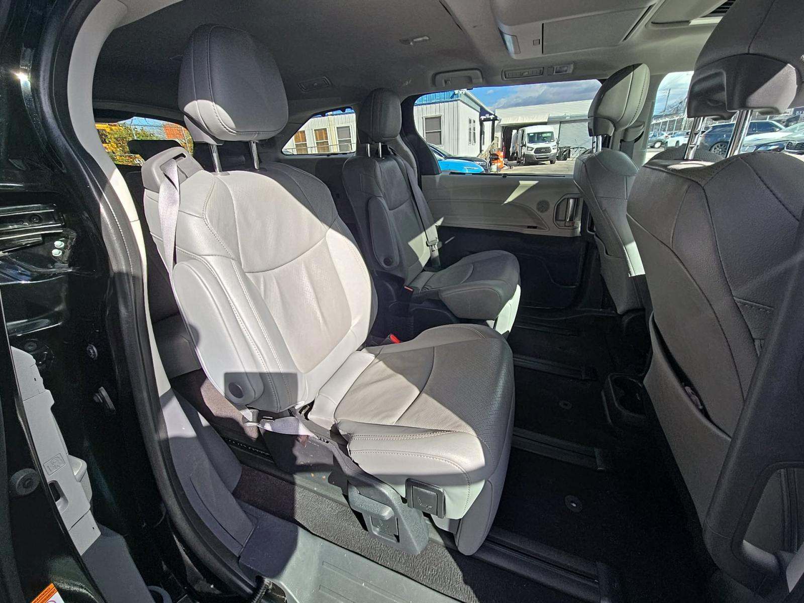 2023 Toyota Sienna Limited AWD