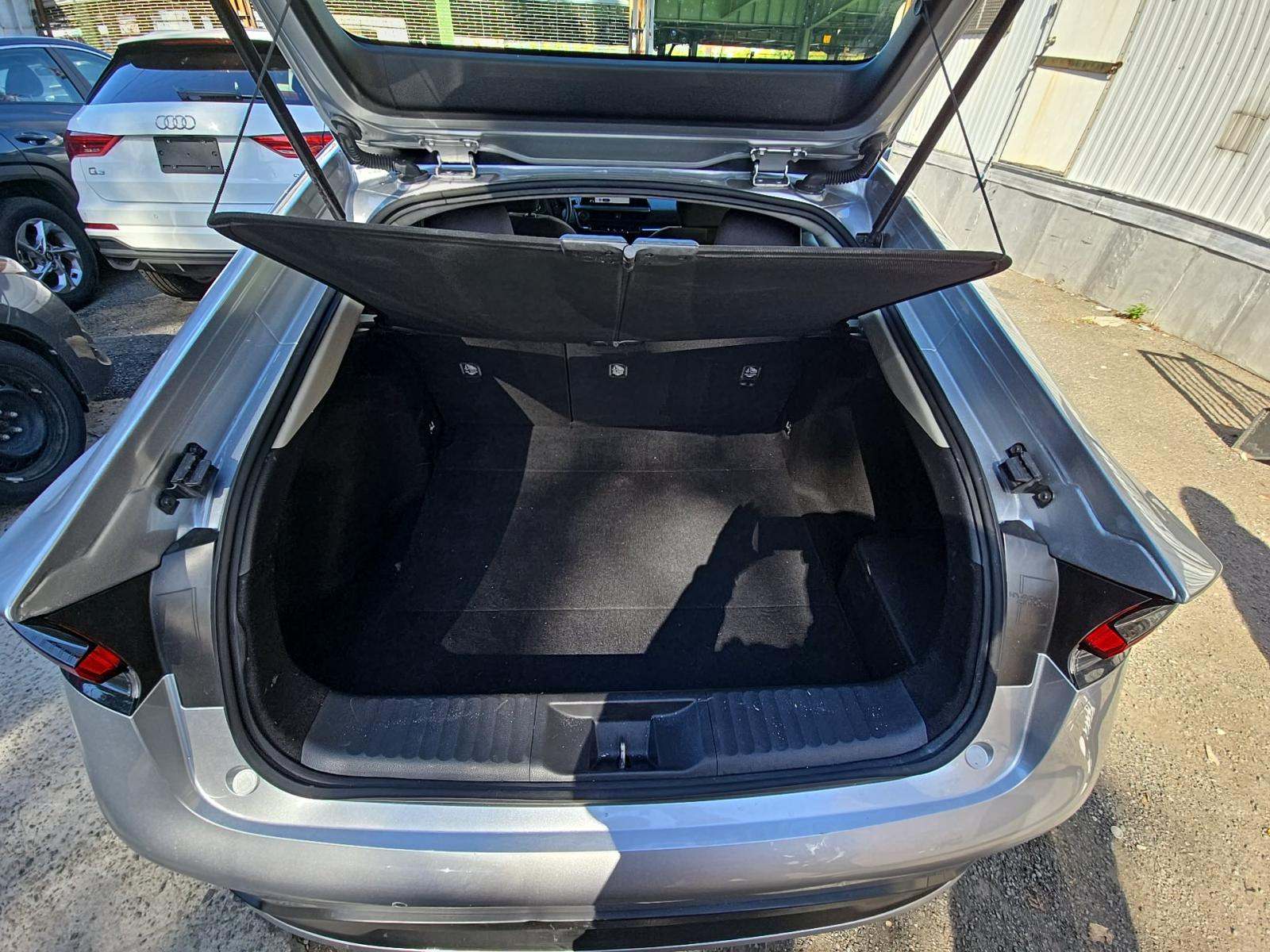 2023 Toyota Prius LE FWD