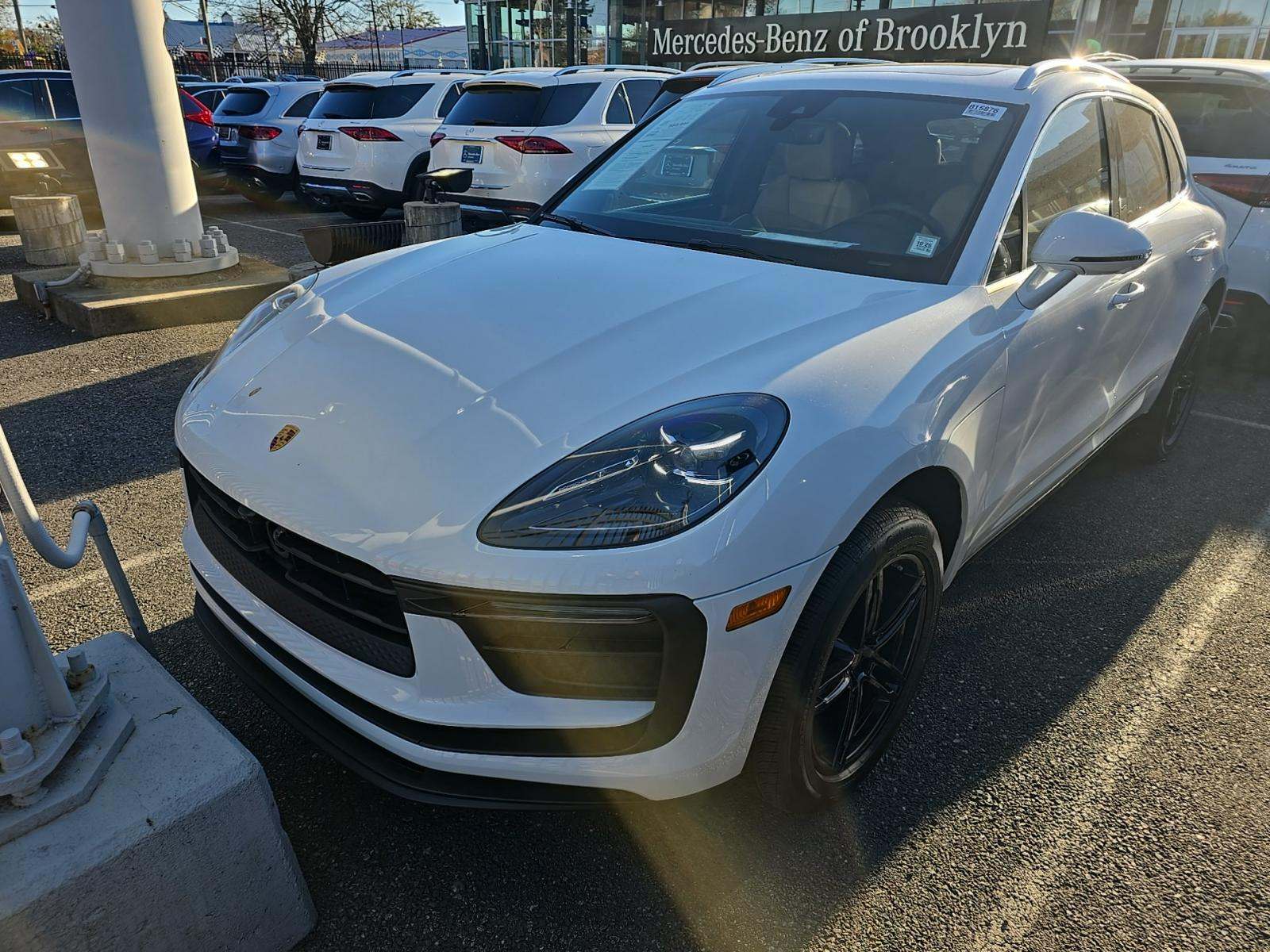 2023 Porsche Macan Base AWD