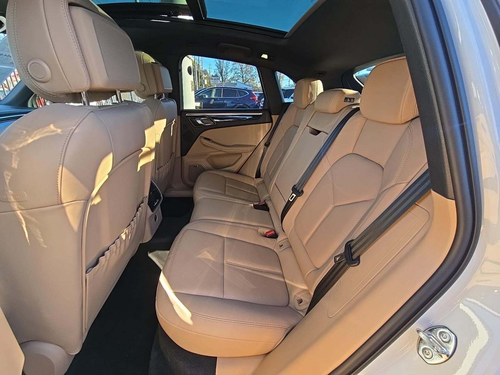 2023 Porsche Macan Base AWD