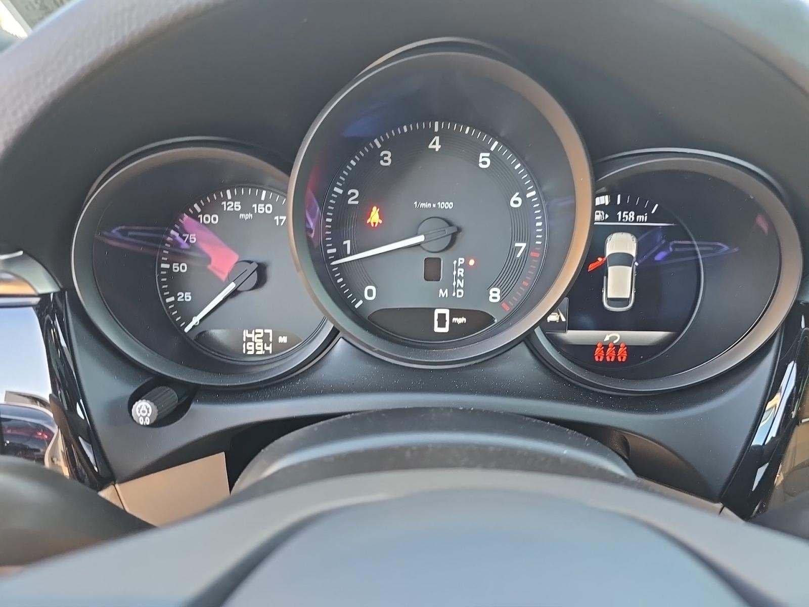 2023 Porsche Macan Base AWD