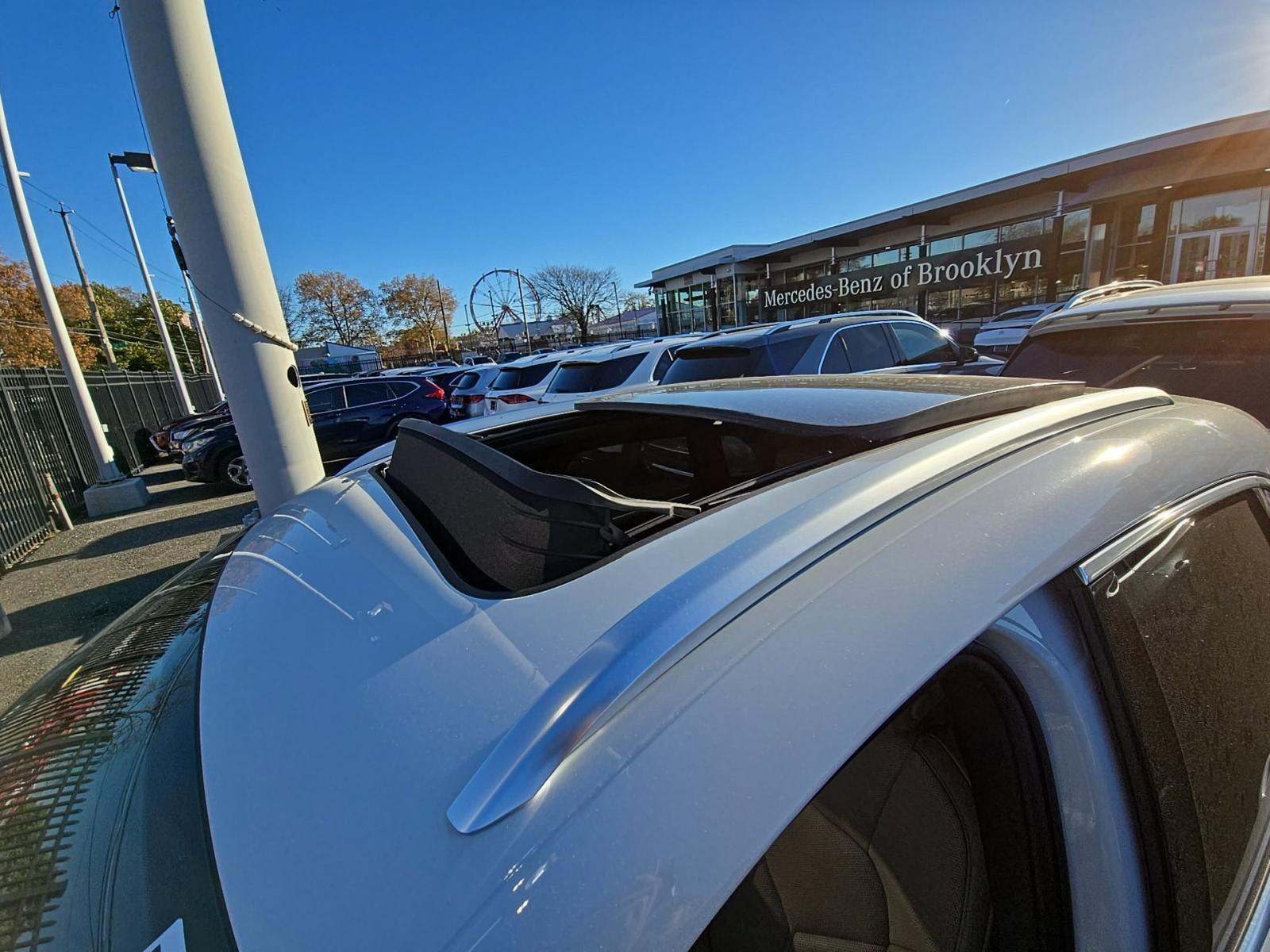 2023 Porsche Macan Base AWD