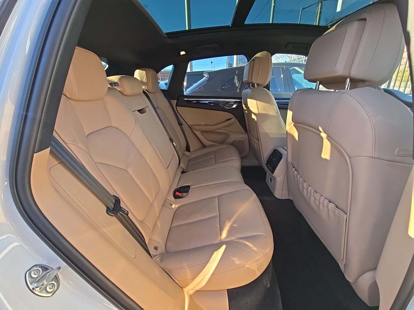 2023 Porsche Macan Base AWD