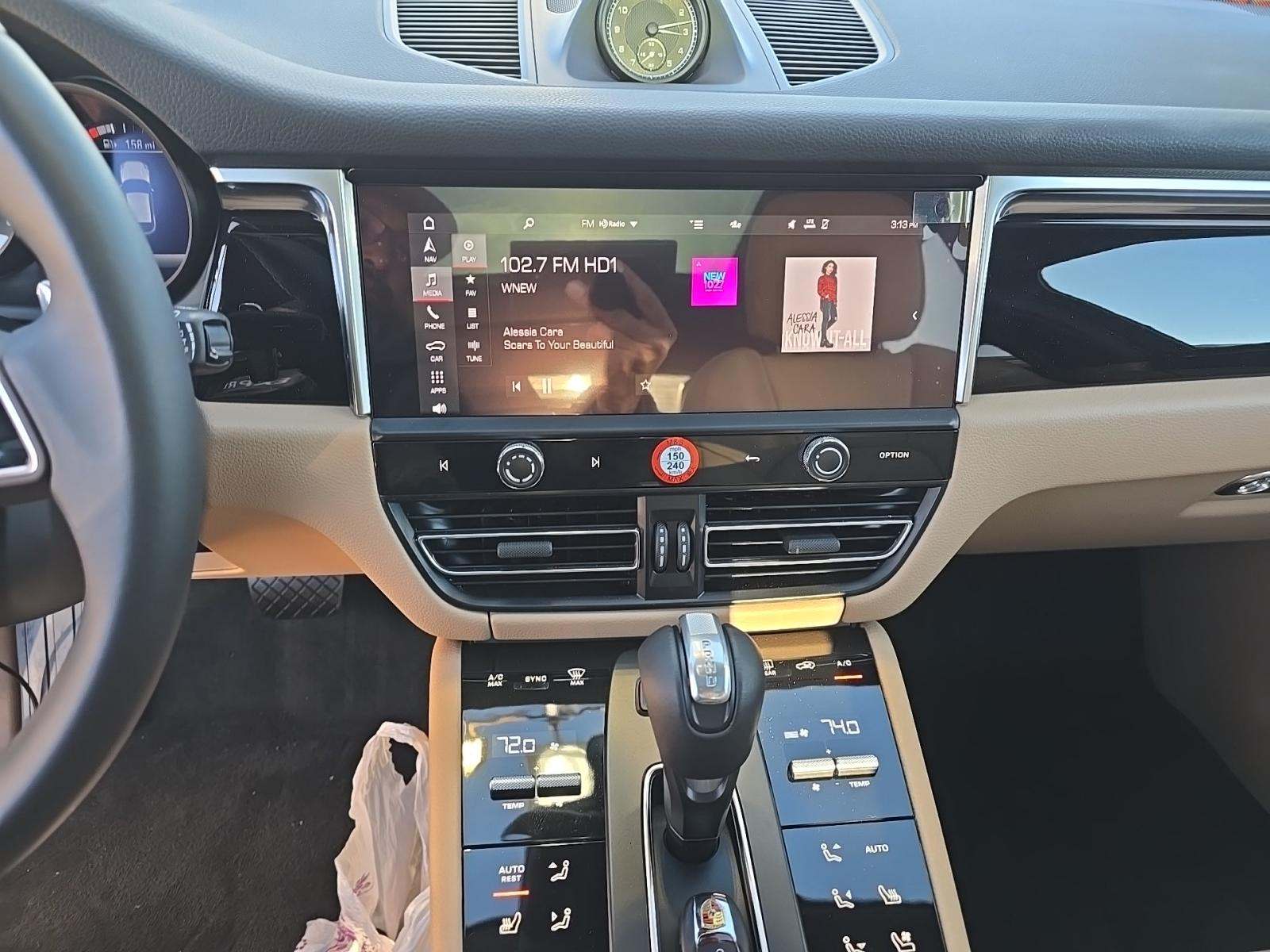 2023 Porsche Macan Base AWD