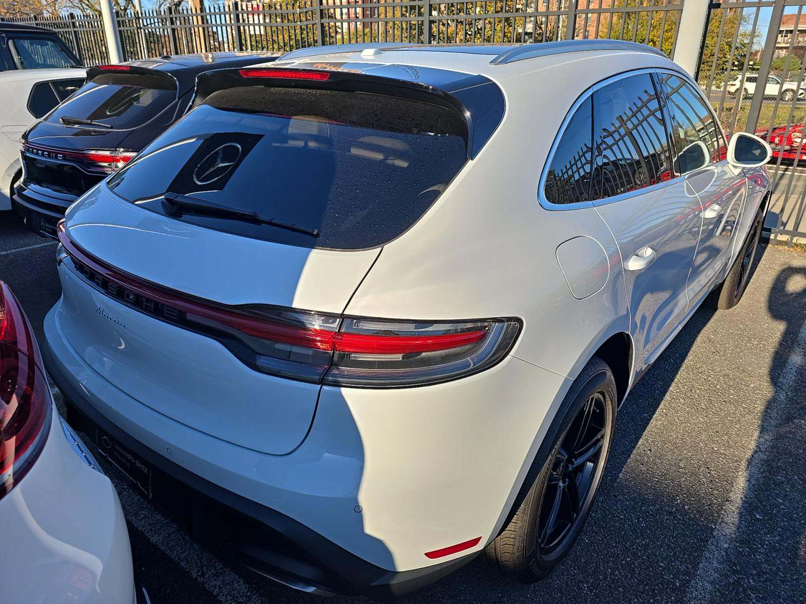 2023 Porsche Macan Base AWD